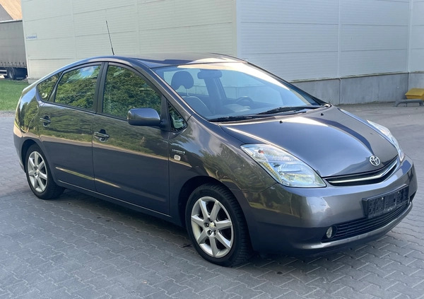 Toyota Prius cena 26999 przebieg: 212800, rok produkcji 2008 z Lwówek małe 529